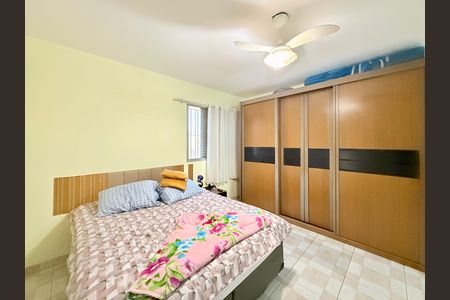 Casa à venda com 221m², 2 quartos e 3 vagas Casa à venda com 221m², 2 quartos e 3 vagasSuíte 2