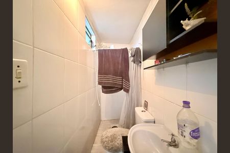 Casa à venda com 221m², 2 quartos e 3 vagas Casa à venda com 221m², 2 quartos e 3 vagasEdícula