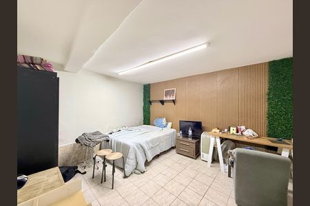 Casa à venda com 221m², 2 quartos e 3 vagas Casa à venda com 221m², 2 quartos e 3 vagasEdícula
