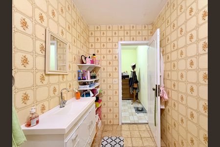 Casa à venda com 221m², 2 quartos e 3 vagas Casa à venda com 221m², 2 quartos e 3 vagasBanheiro Suíte 2