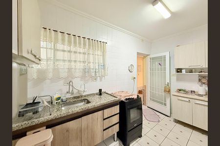 Casa à venda com 221m², 2 quartos e 3 vagas Casa à venda com 221m², 2 quartos e 3 vagasCozinha