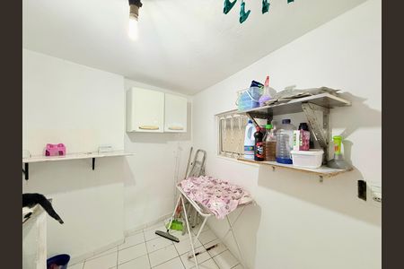 Casa à venda com 221m², 2 quartos e 3 vagas Casa à venda com 221m², 2 quartos e 3 vagasÁrea de Serviço