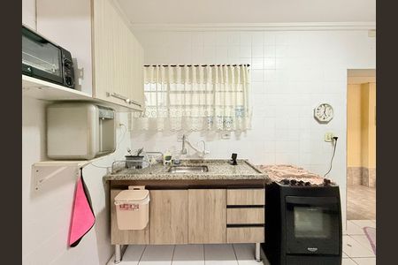Casa à venda com 221m², 2 quartos e 3 vagas Casa à venda com 221m², 2 quartos e 3 vagasCozinha