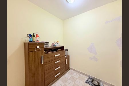 Casa à venda com 221m², 2 quartos e 3 vagas Casa à venda com 221m², 2 quartos e 3 vagasCloset Suíte 2