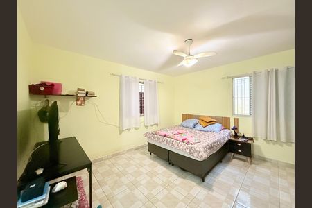 Casa à venda com 221m², 2 quartos e 3 vagas Casa à venda com 221m², 2 quartos e 3 vagasSuíte 2