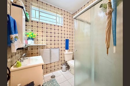 Casa à venda com 221m², 2 quartos e 3 vagas Casa à venda com 221m², 2 quartos e 3 vagasBanheiro Suíte 1
