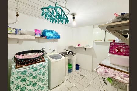 Casa à venda com 221m², 2 quartos e 3 vagas Casa à venda com 221m², 2 quartos e 3 vagasÁrea de Serviço