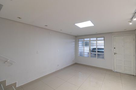 Sala de casa para alugar com 2 quartos, 52m² em Vila Rio Branco, São Paulo
