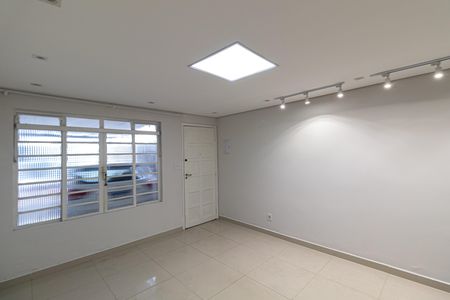Casa para alugar com 52m², 2 quartos e 1 vaga Casa para alugar com 52m², 2 quartos e 1 vagaSala