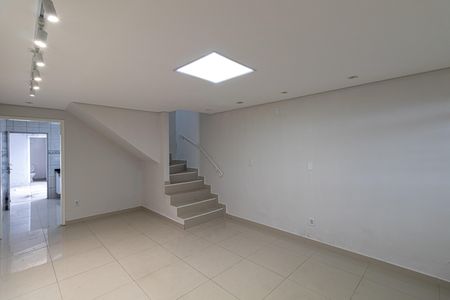 Casa para alugar com 52m², 2 quartos e 1 vaga Casa para alugar com 52m², 2 quartos e 1 vagaSala