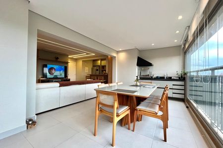 Apartamento para alugar com 119m², 3 quartos e 2 vagasVaranda