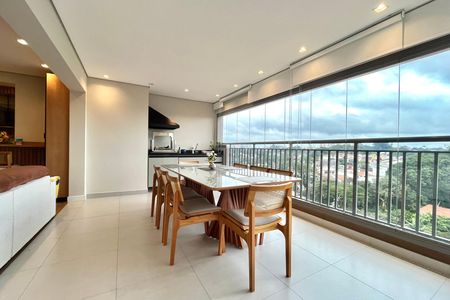 Apartamento para alugar com 119m², 3 quartos e 2 vagasVaranda