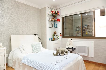 Apartamento à venda com 240m², 4 quartos e 3 vagas Apartamento à venda com 240m², 4 quartos e 3 vagasSuíte 2