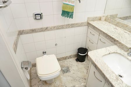 Apartamento à venda com 240m², 4 quartos e 3 vagas Apartamento à venda com 240m², 4 quartos e 3 vagasSuíte 3 - Banheiro