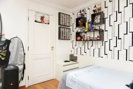 Apartamento à venda com 240m², 4 quartos e 3 vagas Apartamento à venda com 240m², 4 quartos e 3 vagasSuíte 1