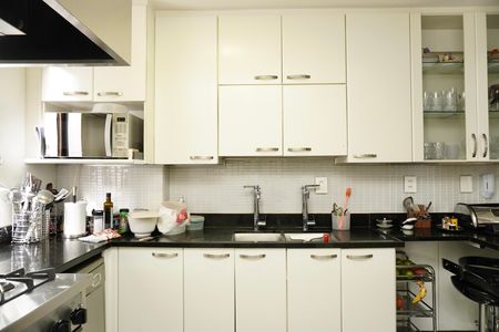 Apartamento à venda com 240m², 4 quartos e 3 vagas Apartamento à venda com 240m², 4 quartos e 3 vagasCozinha