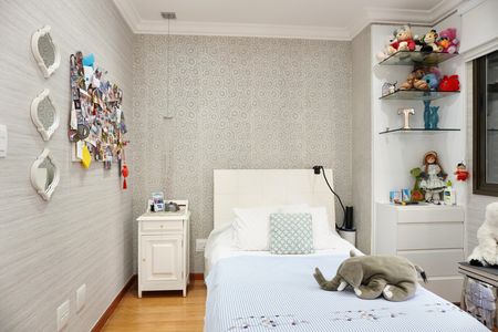 Apartamento à venda com 240m², 4 quartos e 3 vagas Apartamento à venda com 240m², 4 quartos e 3 vagasSuíte 2