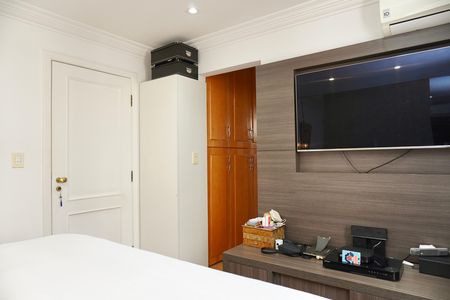 Apartamento à venda com 240m², 4 quartos e 3 vagas Apartamento à venda com 240m², 4 quartos e 3 vagasSuíte 4