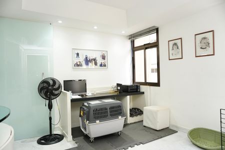 Apartamento à venda com 240m², 4 quartos e 3 vagas Apartamento à venda com 240m², 4 quartos e 3 vagasSala 2