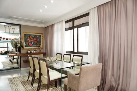Apartamento à venda com 240m², 4 quartos e 3 vagas Apartamento à venda com 240m², 4 quartos e 3 vagasCopa