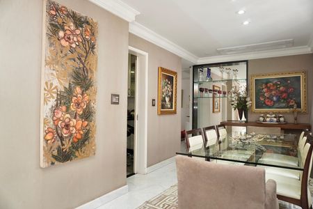 Apartamento à venda com 240m², 4 quartos e 3 vagas Apartamento à venda com 240m², 4 quartos e 3 vagasCopa