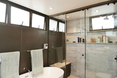Apartamento à venda com 240m², 4 quartos e 3 vagas Apartamento à venda com 240m², 4 quartos e 3 vagasSuíte 4 - Banheiro