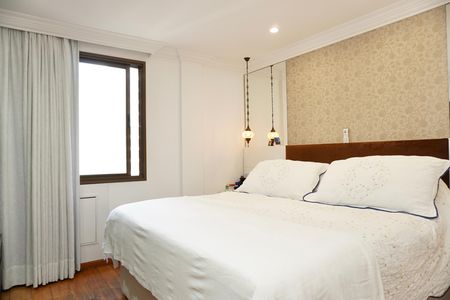 Apartamento à venda com 240m², 4 quartos e 3 vagas Apartamento à venda com 240m², 4 quartos e 3 vagasSuíte 4