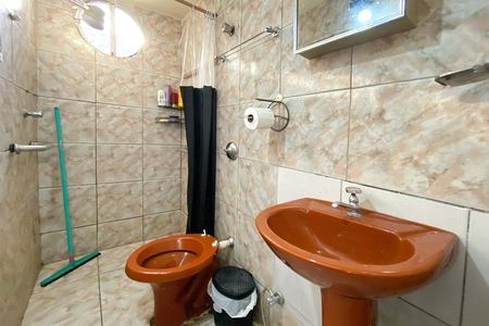 Casa à venda com 206m², 2 quartos e 1 vagaBanheiro