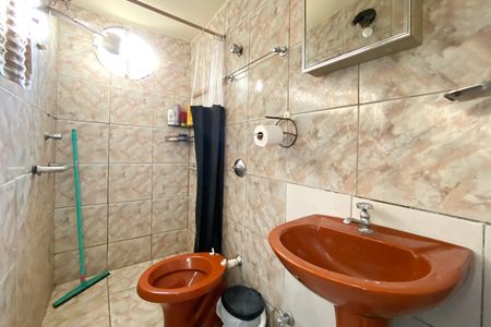 Casa à venda com 206m², 2 quartos e 1 vagaBanheiro