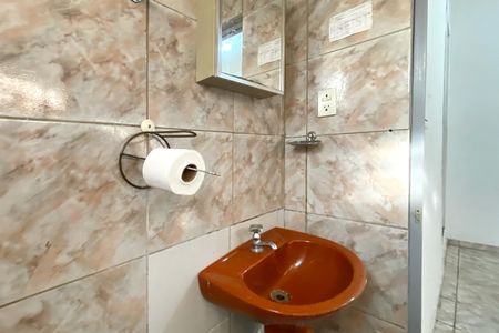 Casa à venda com 206m², 2 quartos e 1 vagaBanheiro