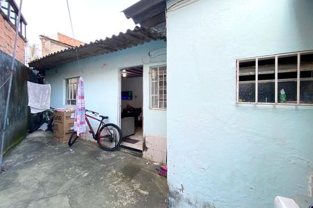 Casa à venda com 206m², 2 quartos e 1 vagaBarracão de fundos