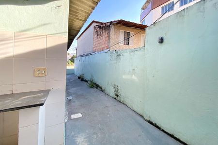 Casa à venda com 206m², 2 quartos e 1 vagaCorredor lateral