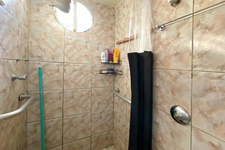 Casa à venda com 206m², 2 quartos e 1 vagaBanheiro