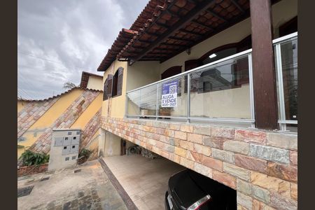 Casa à venda com 100m², 2 quartos e 1 vaga Casa à venda com 100m², 2 quartos e 1 vagaFachada