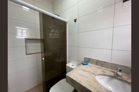 Banheiro da Suíte de casa para alugar com 3 quartos, 83m² em Itapoã, Belo Horizonte