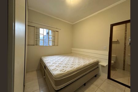 Casa para alugar com 200m², 3 quartos e 2 vagas Casa para alugar com 200m², 3 quartos e 2 vagasSuíte 2