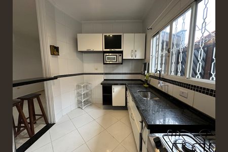 Casa para alugar com 200m², 3 quartos e 2 vagas Casa para alugar com 200m², 3 quartos e 2 vagasCozinha