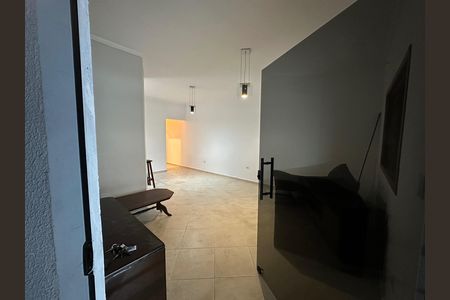 Sala de casa para alugar com 2 quartos, 200m² em Loteamento Villa Branca, Jacareí
