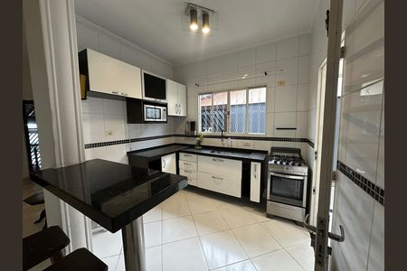 Casa para alugar com 200m², 3 quartos e 2 vagas Casa para alugar com 200m², 3 quartos e 2 vagasCozinha