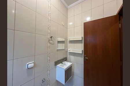 Casa para alugar com 200m², 3 quartos e 2 vagas Casa para alugar com 200m², 3 quartos e 2 vagasBanheiro da Suíte 1