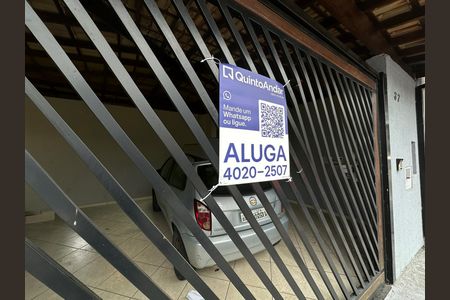 Casa para alugar com 200m², 3 quartos e 2 vagasFachada