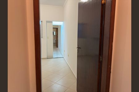 Casa para alugar com 200m², 3 quartos e 2 vagas Casa para alugar com 200m², 3 quartos e 2 vagasCorredor
