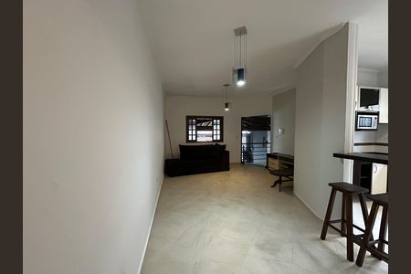 Casa para alugar com 200m², 3 quartos e 2 vagas Casa para alugar com 200m², 3 quartos e 2 vagasSala