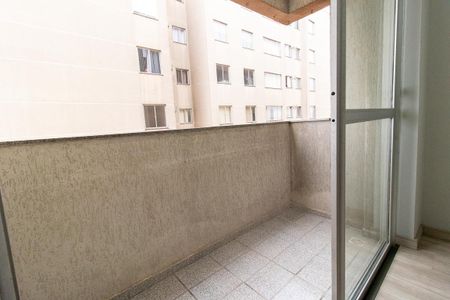 Sacada de apartamento para alugar com 3 quartos, 56m² em Novo Mundo, Curitiba