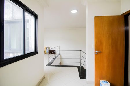 Casa à venda com 220m², 4 quartos e 5 vagas Casa à venda com 220m², 4 quartos e 5 vagasCorredores 2º Piso