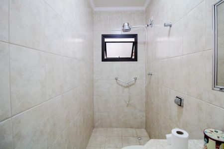 Casa à venda com 220m², 4 quartos e 5 vagas Casa à venda com 220m², 4 quartos e 5 vagasQuarto de Serviço - Suite 2 - Banheiro