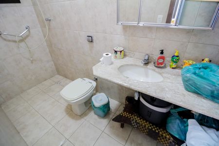 Casa à venda com 220m², 4 quartos e 5 vagas Casa à venda com 220m², 4 quartos e 5 vagasQuarto de Serviço - Suite 2 - Banheiro