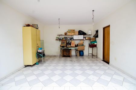 Casa à venda com 220m², 4 quartos e 5 vagas Casa à venda com 220m², 4 quartos e 5 vagasQuintal1