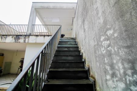 Casa à venda com 220m², 4 quartos e 5 vagas Casa à venda com 220m², 4 quartos e 5 vagasQuintal 2