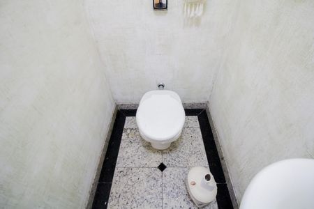 Casa à venda com 220m², 4 quartos e 5 vagas Casa à venda com 220m², 4 quartos e 5 vagasLavabo